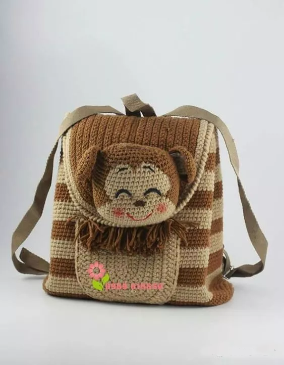 的背包如果自己动手给孩子换完一个又一个,还是装零食和零钱的小包包