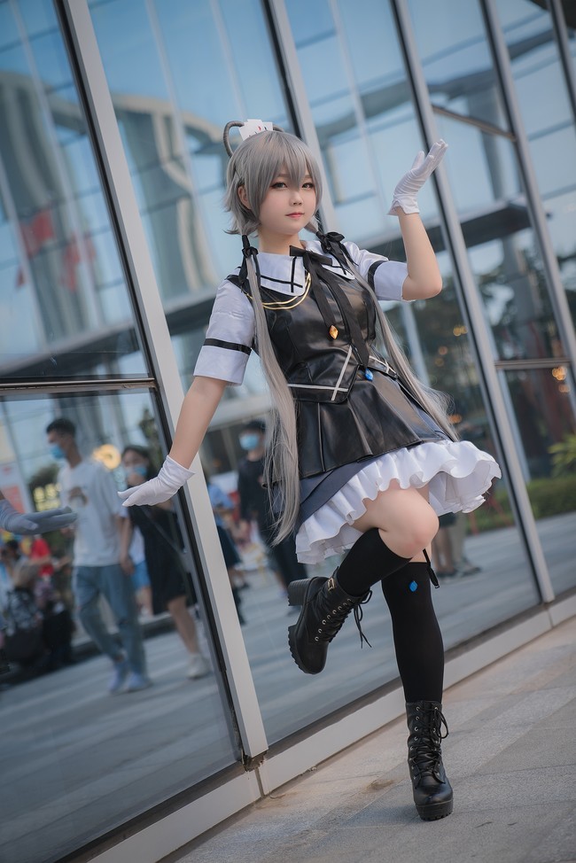 cos:超可爱洛天依,果真是吃货陛下