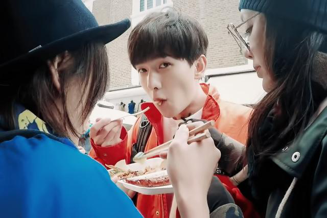 姐爱|《姐爱》徐峥首期就后悔，全程表情微妙，像极了《花少2》的杨洋