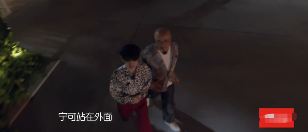 姐爱|《姐爱》徐峥首期就后悔，全程表情微妙，像极了《花少2》的杨洋