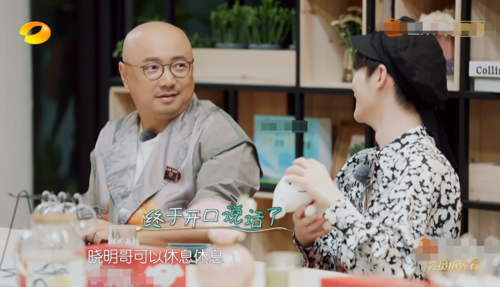 姐爱|《姐爱》徐峥首期就后悔，全程表情微妙，像极了《花少2》的杨洋