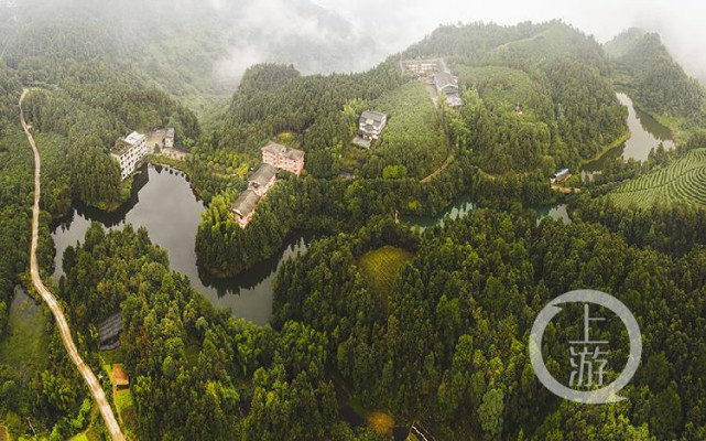 《石嶺的早晨》組照十 馮亞宏 攝於巴南區聖燈山鎮石嶺山寨