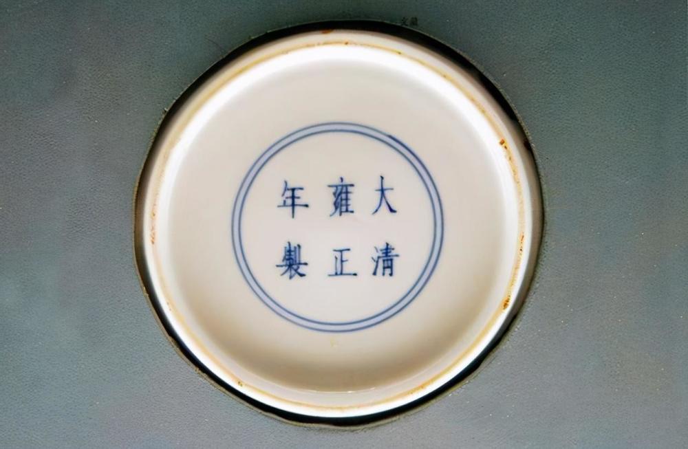 盘点一下怎么鉴别后加款的青花瓷瓷器