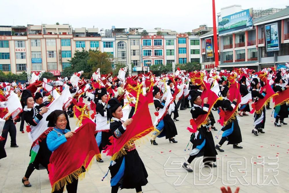 文山壮族纸马舞图片