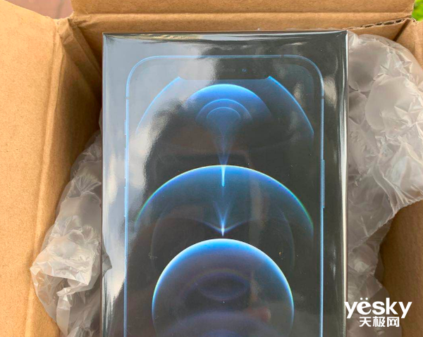 iphone12pro精致小巧的包装盒背后配件业务将乘东风