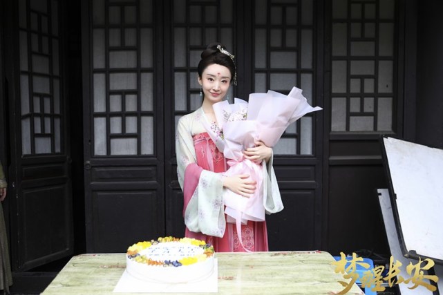 徐思雨《梦醒长安》杀青 角色反差引期待