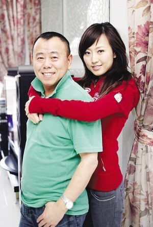 他女儿yanky也很漂亮,现在国外读书.