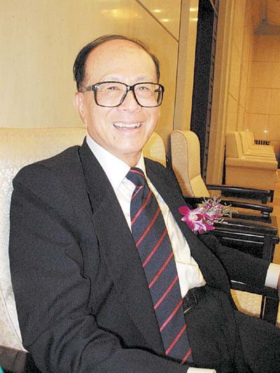 "李富豪"和他背后的红颜知己们