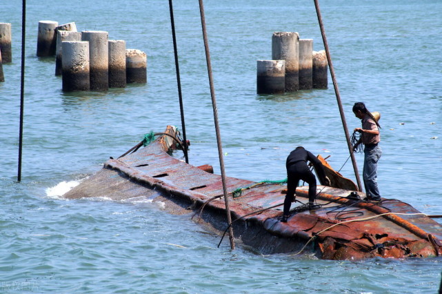 青岛海底发现一大型沉船水下打捞难不难突破这三点就是小事