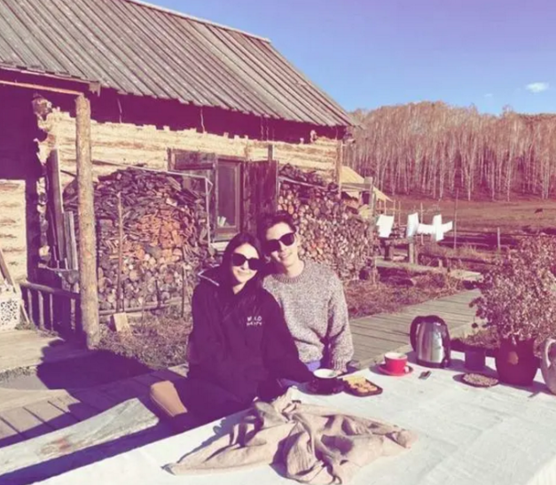 王文也|王文也恋爱后现幸福肥，晒近照脸圆一圈，此前和男友开启浪漫之旅