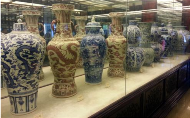 赵泰来|姨妈去世留给他一张藏宝图，他找到地窖，挖出价值8亿的中国珍宝