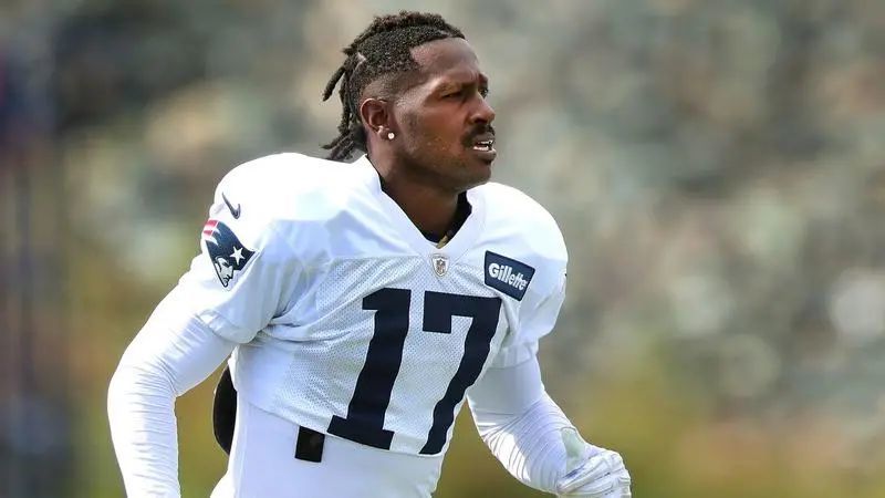 重磅坦帕湾海盗将签约安东尼奥布朗