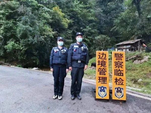 民警|她选择到丈夫身边做辅警