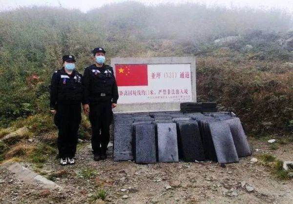 民警|她选择到丈夫身边做辅警