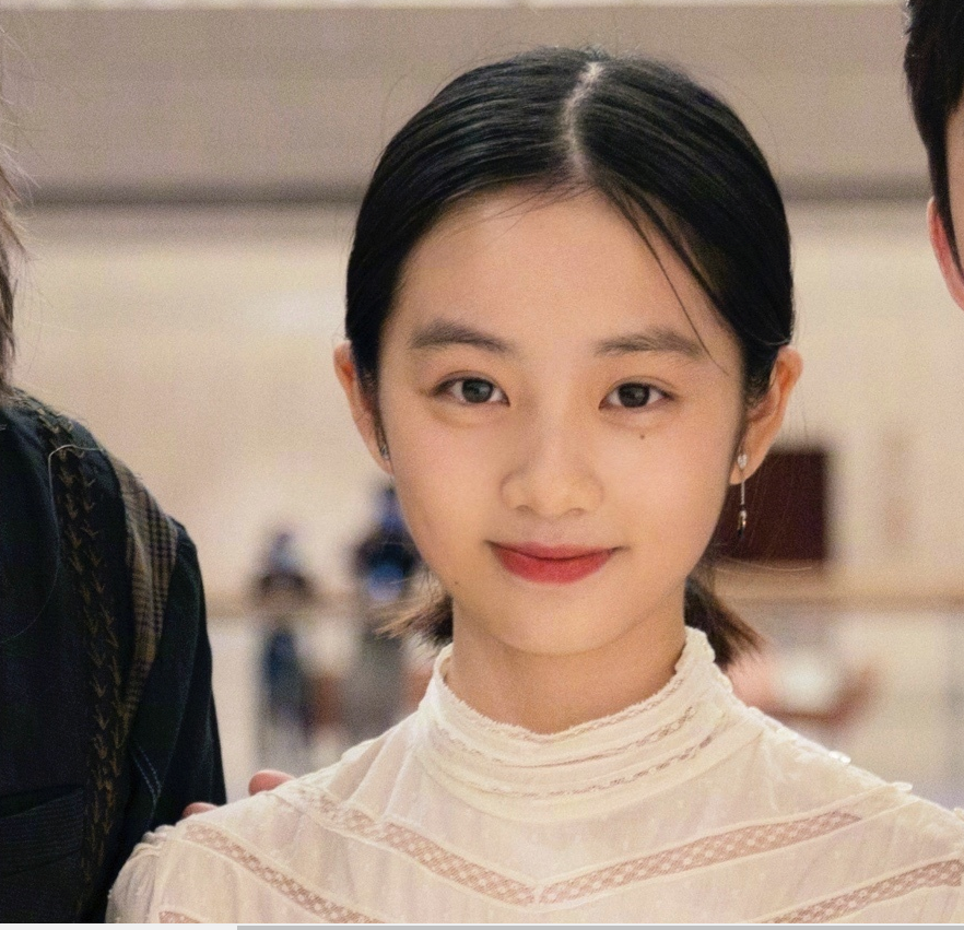 黄多多|孙莉晒大女儿称“长大后你就成了我”，多多花式卖萌成最美星二代