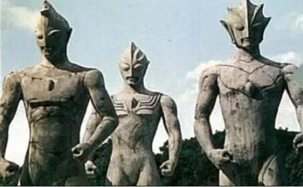 迪迦奥特曼身边另外两个石像是谁?揭秘身份之后粉丝不淡定了!