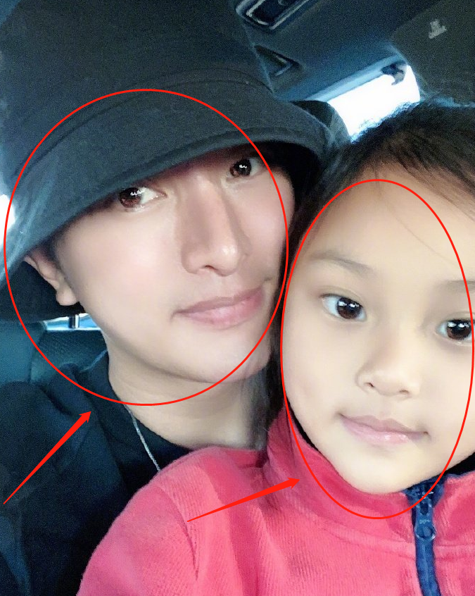 李小璐|甜馨八岁生日，李小璐贾乃亮晒照为女儿庆生，生日蛋糕却太抢镜了