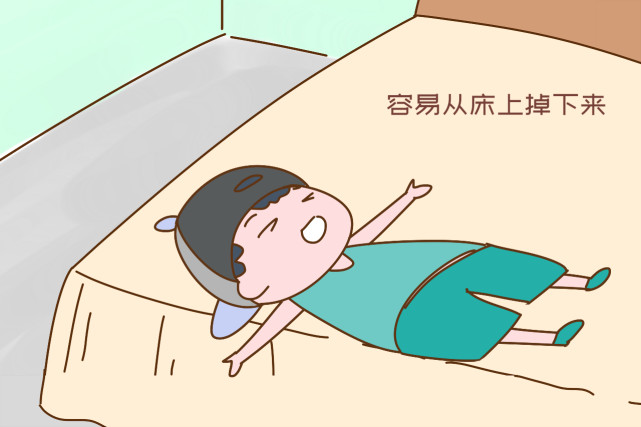 为什么孩子睡觉容易从床上掉下来,大人却不会?答案很真实