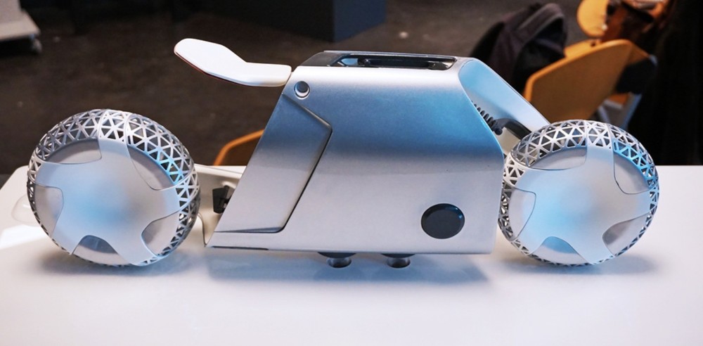 特斯拉脉冲,2040年的电动摩托车,脑洞大开的设计_腾讯新闻