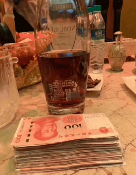 哈哈…有谁告诉我龙吃什么?