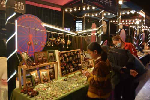 重庆|阿里发布夜经济白皮书 重庆市重点商圈人气值全国第一