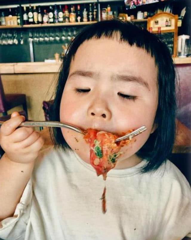 治愈无数人厌食症的"吃播鼻祖"小蛮,变成胖子了吗?网友:吃货