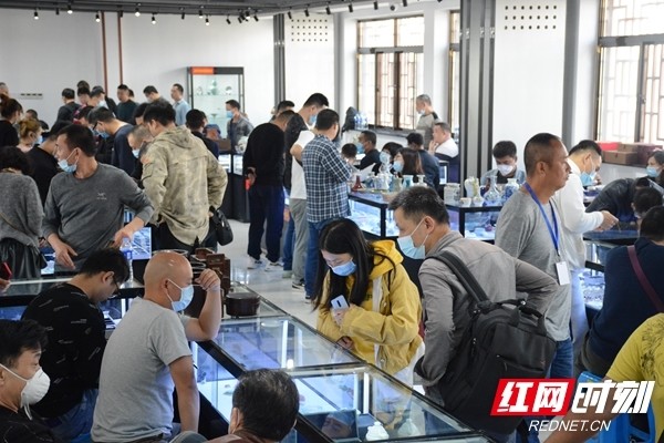 文物商店|“淘宝会”成“抢宝会” 第24届全国文物交流会火爆依旧