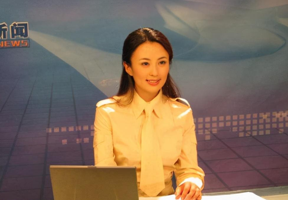 杨童舒|央视主持人拍戏途中意外怀孕，如今儿子10岁，生父至今是谜