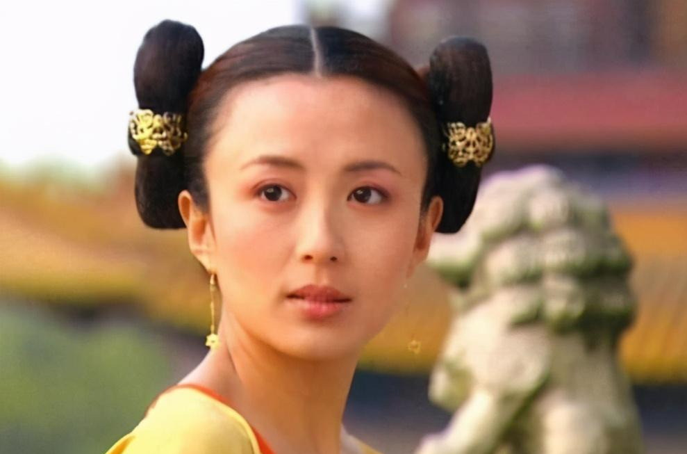 杨童舒|央视主持人拍戏途中意外怀孕，如今儿子10岁，生父至今是谜