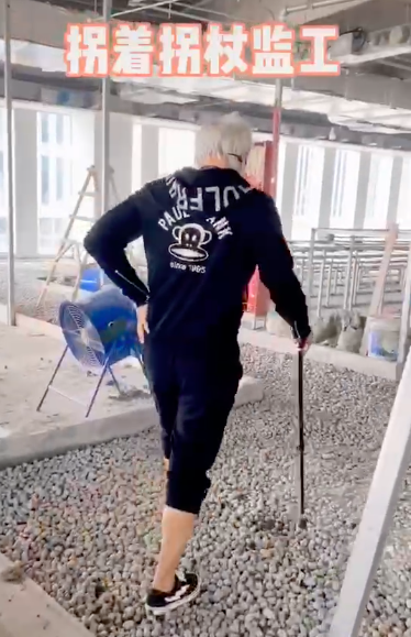 张庭|明道自创品牌赚女人钱！张庭夫妇为好友站台，林瑞阳现场扭腰摆臀