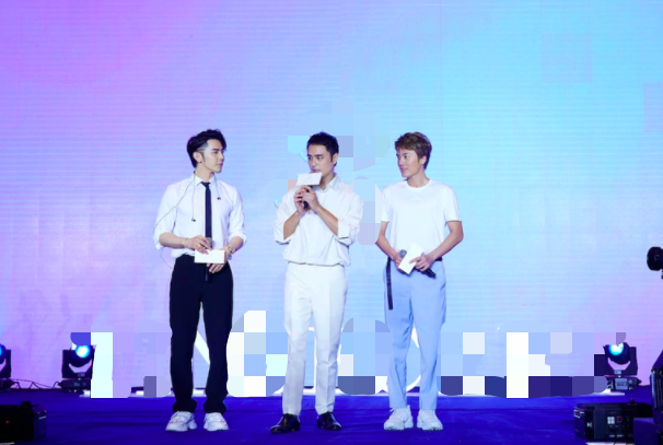 张庭|明道自创品牌赚女人钱！张庭夫妇为好友站台，林瑞阳现场扭腰摆臀