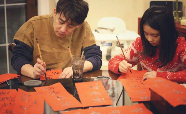 黄多多|黄多多14岁6个热搜，森碟12岁14个热搜，黄多多却更有争议？