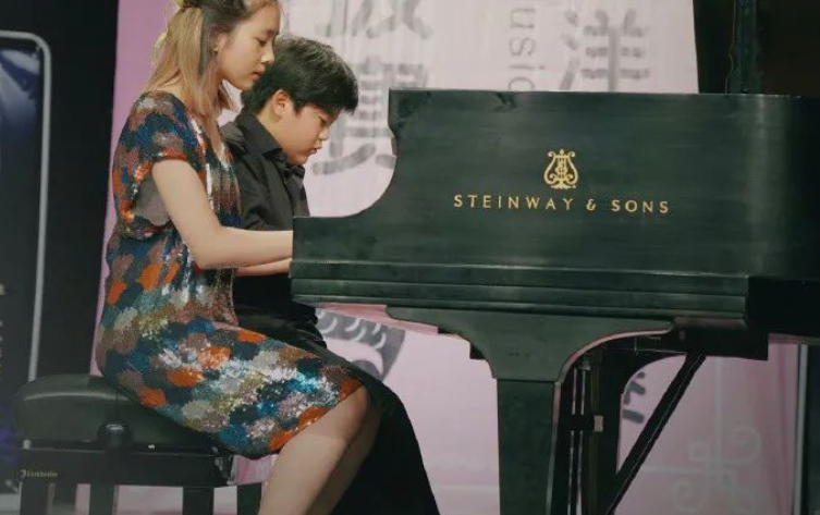 黄多多|黄多多14岁6个热搜，森碟12岁14个热搜，黄多多却更有争议？