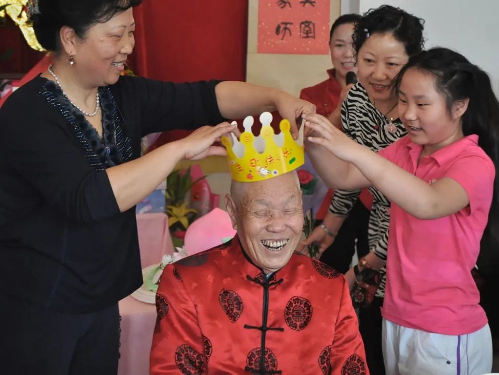 老人|袅袅夕阳情｜“久久”重阳“画”老人