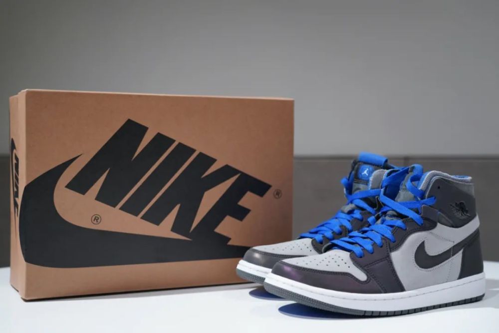 周杰伦王一博纷纷上脚英雄联盟配色aj1抢先开箱