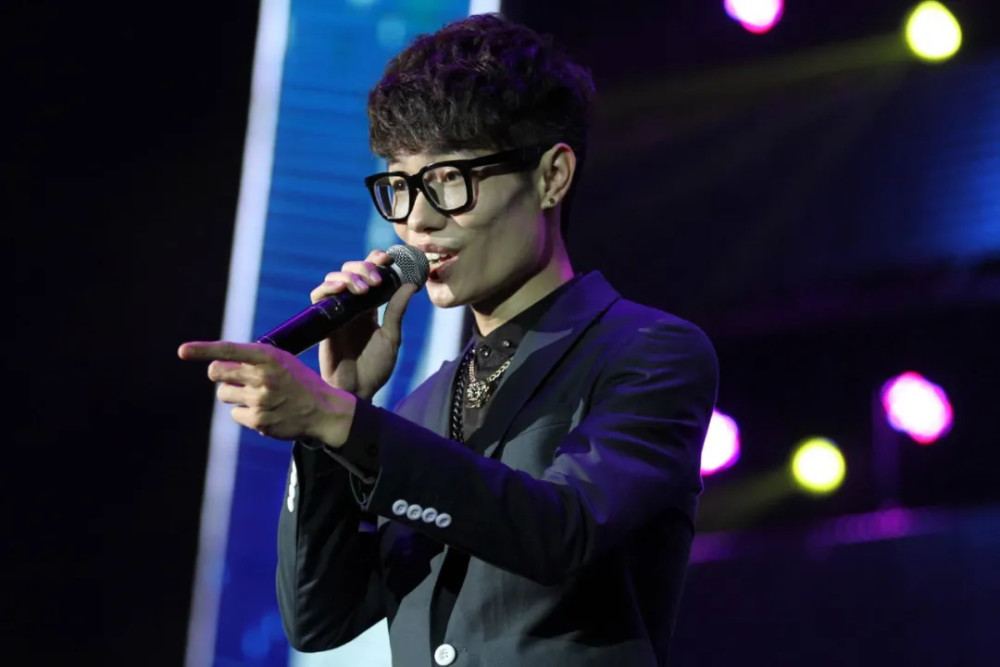 唱愿得一人心的他现在过得怎么样