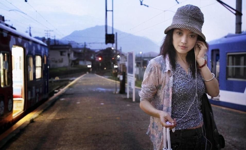 张纪中|69岁张纪中真惨，娇妻晒幸福合照没祝福，评论区还一片污言秽语