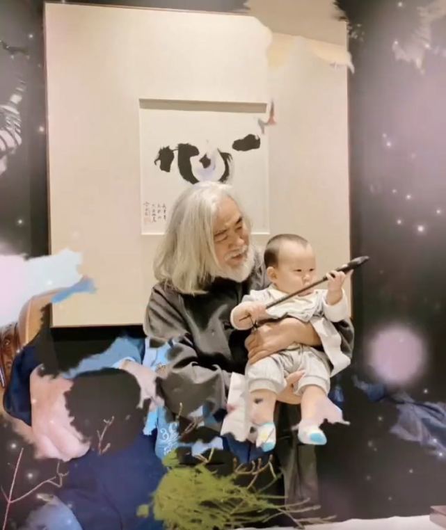 张纪中|69岁张纪中真惨，娇妻晒幸福合照没祝福，评论区还一片污言秽语