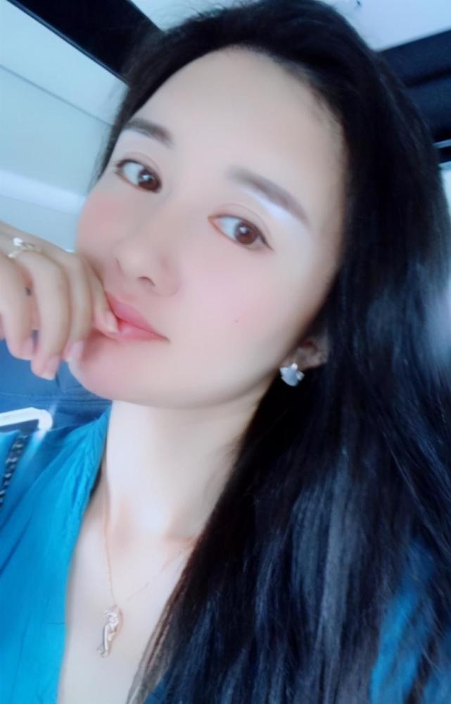 张纪中|69岁张纪中真惨，娇妻晒幸福合照没祝福，评论区还一片污言秽语