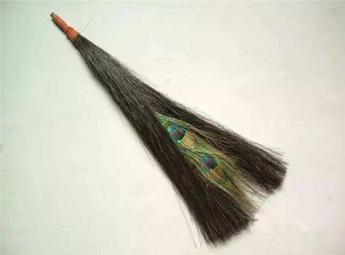 清朝"三眼花翎"有多罕见?仅7人曾获此殊荣,连和珅都不够级别_腾讯新闻