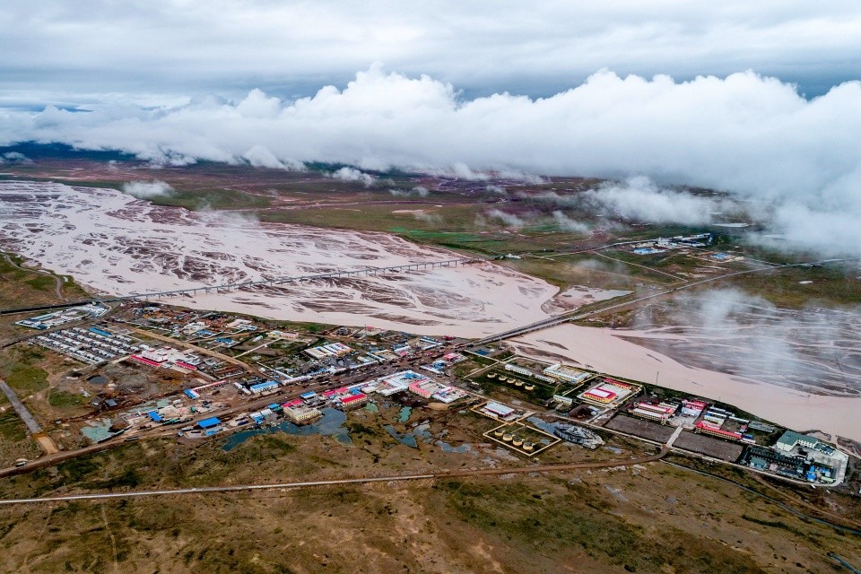 唐古拉山镇海拔4535米无人机航拍沱沱河万里长江第一镇1000人