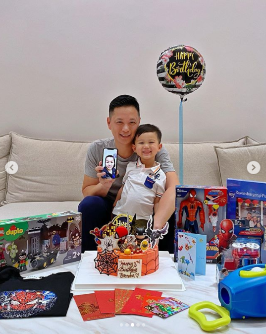 胡杏儿|胡杏儿大儿子第一次打高尔夫，李乘德手把手耐心教学，亦霆仔侧颜超帅