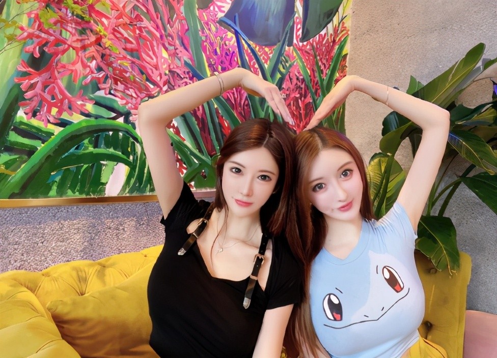 已婚歌手黄旭与网红小g娜深夜被拍女方开宾利曾碰瓷吴亦凡