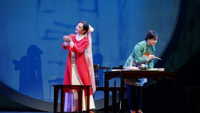 眷江城|当医生奋战在抗疫第一线，母亲瞒着他做出惊人举动……这出戏没有先例