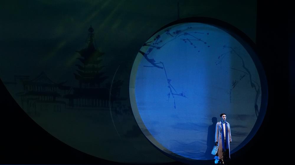 眷江城|当医生奋战在抗疫第一线，母亲瞒着他做出惊人举动……这出戏没有先例