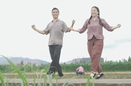 朱之文|《星光大道》总决赛，于文华助阵小英夫妻，爱徒大衣哥已成评委