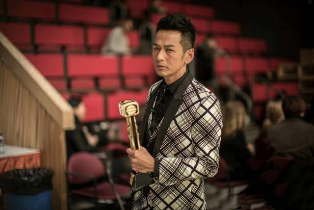 吴家乐|48岁香港男演员主动辞职：时代抛弃你的时候，连一声再见都不说