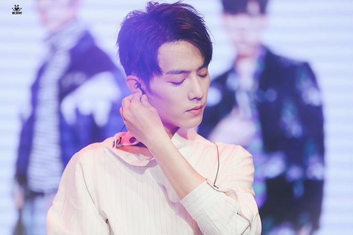 余生,请多指教|肖战即将开启霸屏模式！3部作品均要定档，海报再登优秀报刊