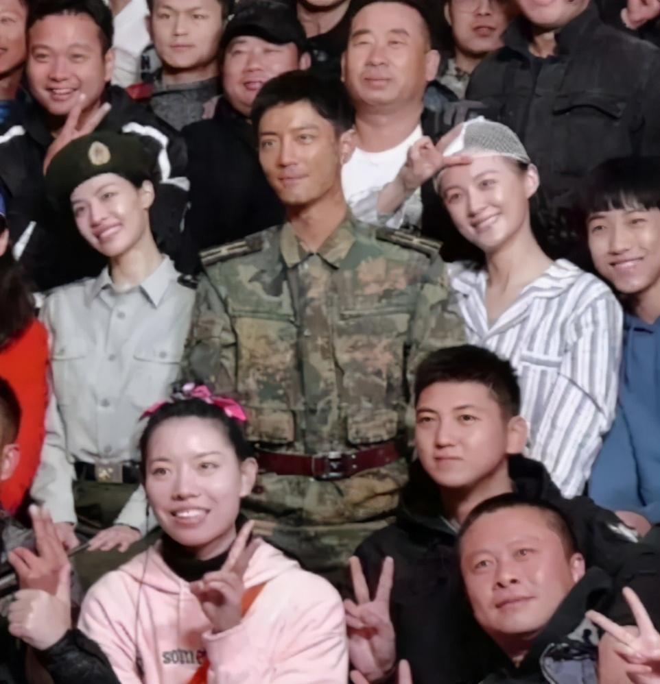 余生,请多指教|肖战即将开启霸屏模式！3部作品均要定档，海报再登优秀报刊