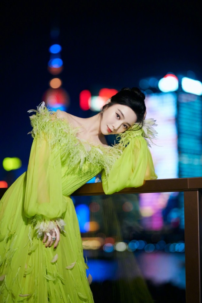 范冰冰|网曝范冰冰李晨早已领证结婚，分手是离婚，秀恩爱的微博至今没删